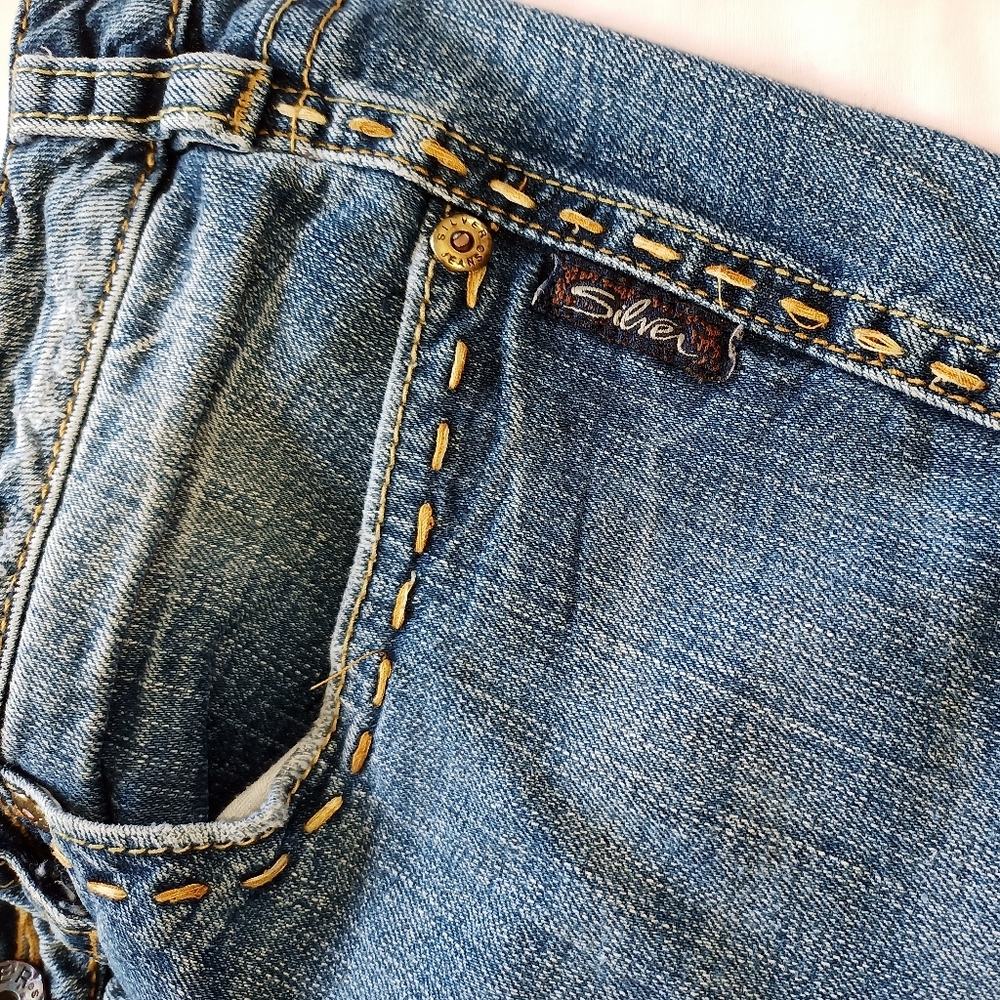 Womens Plus SILVER JEANS FRANCIS 18 x 33 Mid rised Distressed denim  Boot Cut 18